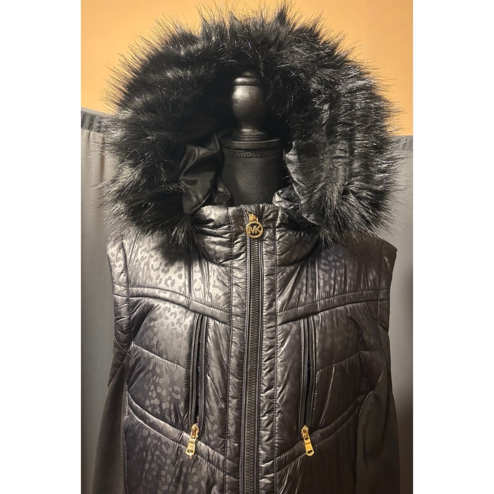 New Michael Kors Size 3X Nylon Black Vest, Detachable Faux Fur Hood